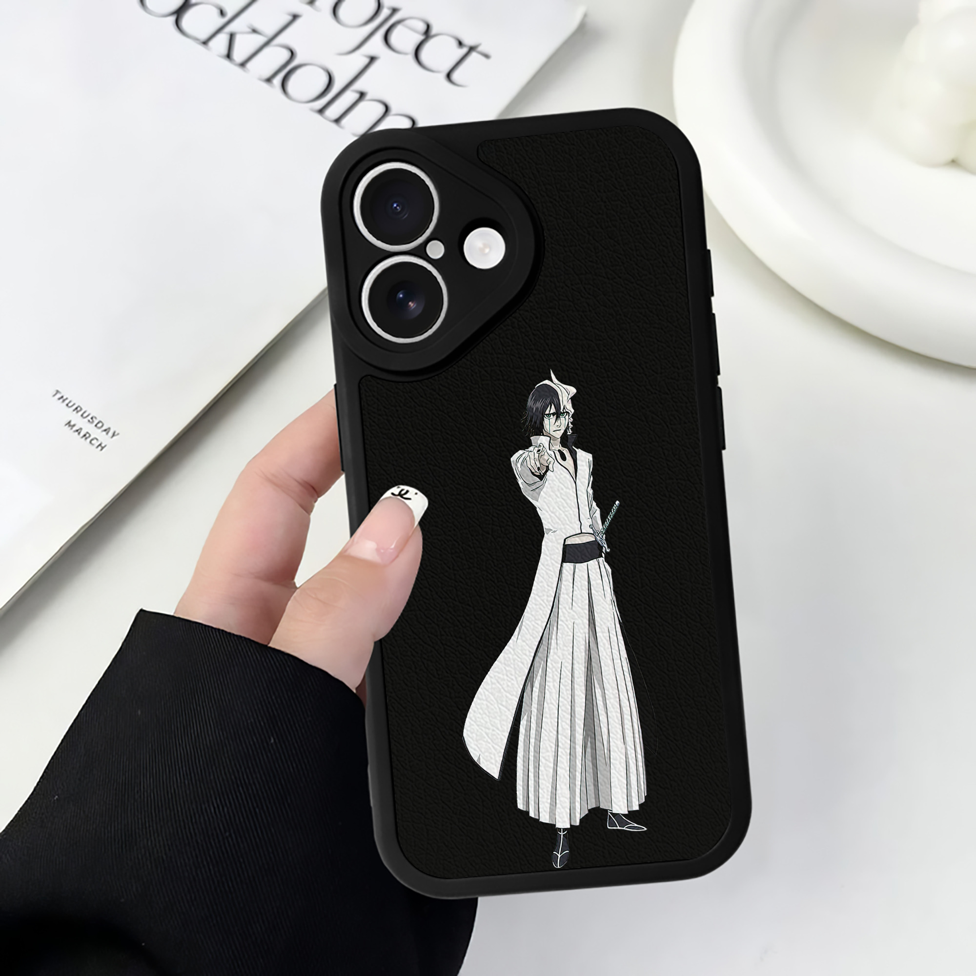 （画像用） ブリーチ ウルキオラ·シファー BLEACH Ulquiorra cifer 【iPhone 16シリーズ対応】シリコンスマホケース（レザー調） 材質：シリコン
